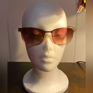 EUC Oscar de la Renta sunglasses,rose gold, tortoise signed